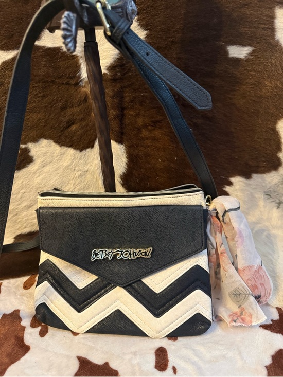 Betsey Johnson Handbags - Betsey Johnson Black and Cream Chevron Crossbody with Scarf Accent